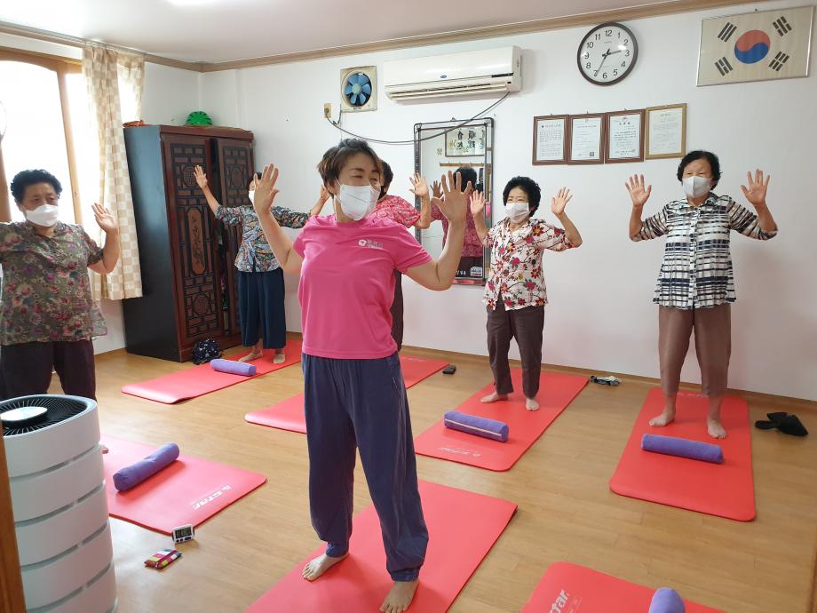 몸펴기운동-탄천삼각리경로당2